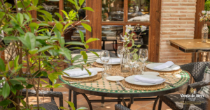 Comer en la terraza de Venta de Aires